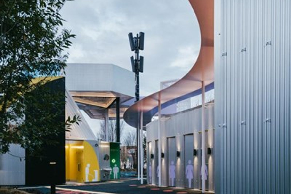 大阪万博-休憩所3