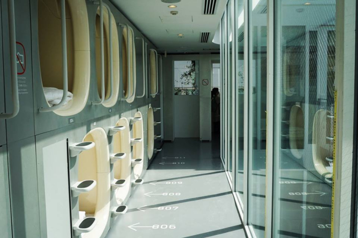 カプセルホテル9h竹橋